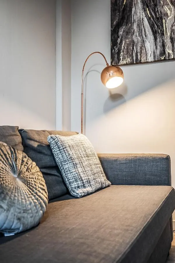 Private Ground Floor Main Door Entrance - Spacious 2 Bedroom Property - The Shore, Leith Edimburgo 0*,