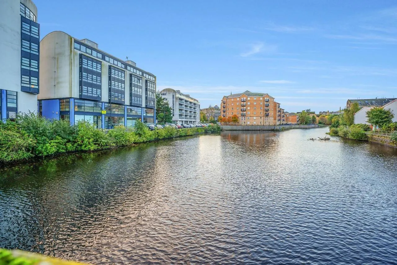 Private Ground Floor Main Door Entrance - Spacious 2 Bedroom Property - The Shore, Leith Edimburgo Appartamento